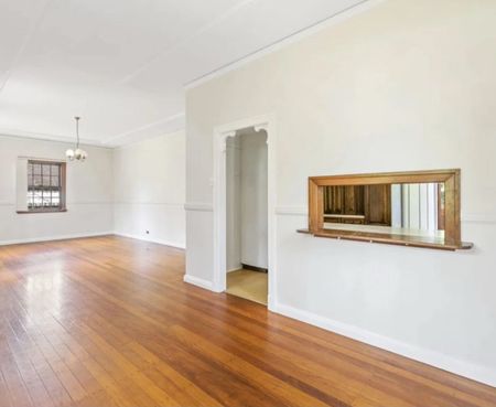 Holland Park West - Photo 3