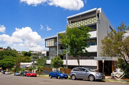 Paddington - STYLISH XXL 2 BEDROOM 2 BATHROOM APARTMENT - JUST 2KM FROM THE CBD - Photo 2