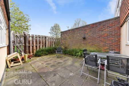 4 bedroom terraced house to rent - Photo 4