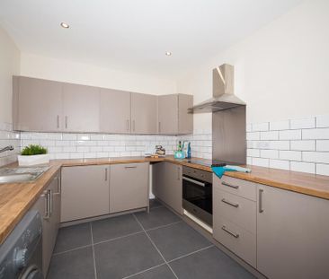 1 bedroom in a house share to rent - Photo 6