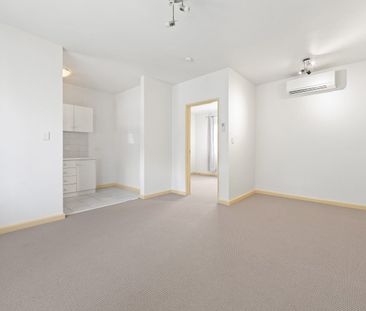 2/49 Flemington Street, Travancore, Vic 3032 - Photo 1