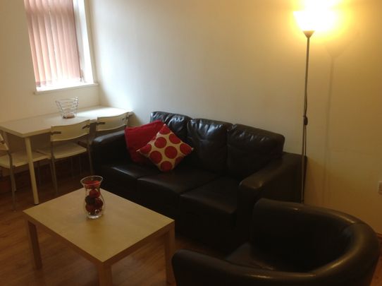 Room in a Shared Flat, Hyde Terrace, LS2 - Photo 1