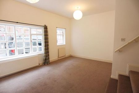 2 bedroom maisonette to rent - Photo 3