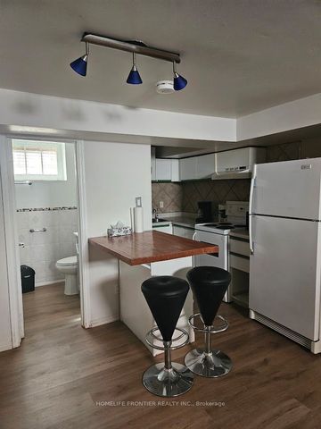 For Lease - 205 Burnett Avenue, Toronto, Ontario - Photo 2