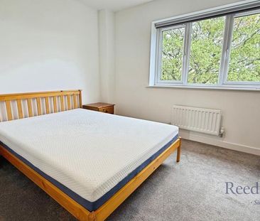 3 bedroom semi-detached house to rent - Photo 6
