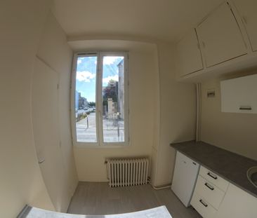 Location Appartement 1 pièce 19m² POITIERS 86000 - Photo 4