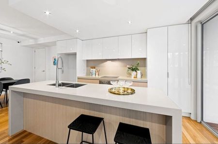 Stunning Family Residence With the Ultimate "Wow" Factor - Photo 2