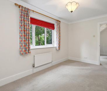 5 bedroom detached house to rent - Photo 3