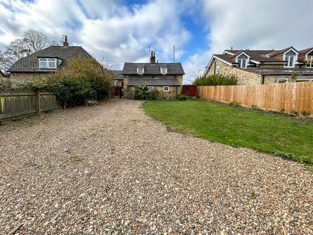 2 bedroom detached house to rent - Photo 2