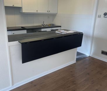 1 bed Apartment - To Let - Photo 2