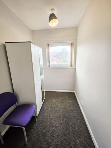 4 bedroom terraced house to rent - Photo 4