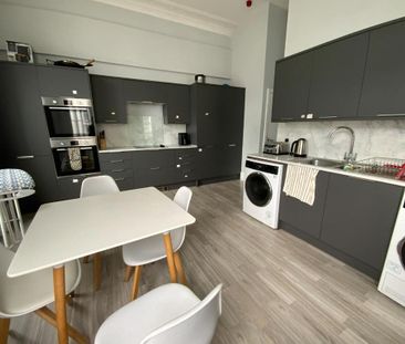 11 bedroom house share to rent - Photo 5