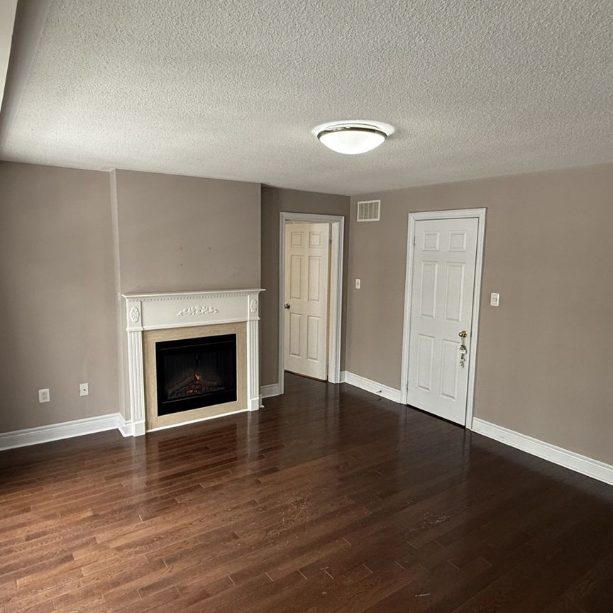 For Lease - 72 Upper Duke Crescent, Markham, Ontario - Photo 1