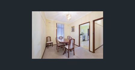 A family with Impressive indoor and outdoor - Photo 2