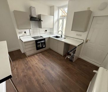 2 bedroom terraced house to rent - Photo 4