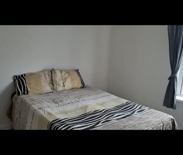 4 Bed Terraced House, Blagden Street, S2 - Photo 1