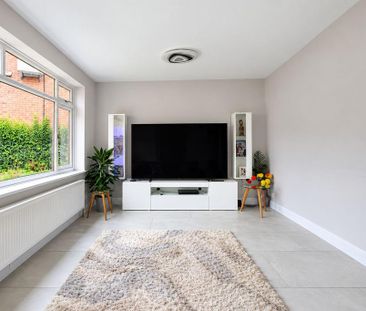 4 bedroom detached house to rent - Photo 2