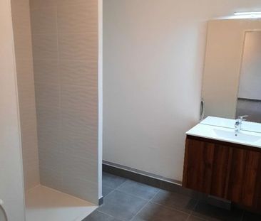 T2 AVEC BALCON ET PARKING - Photo 2