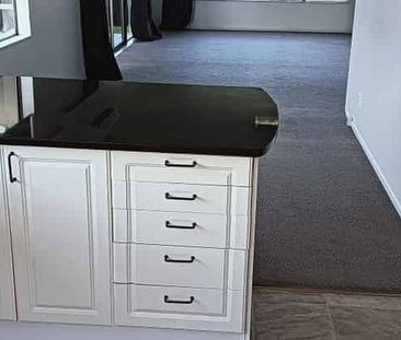 Spacious family home in Maungaraki - Photo 1