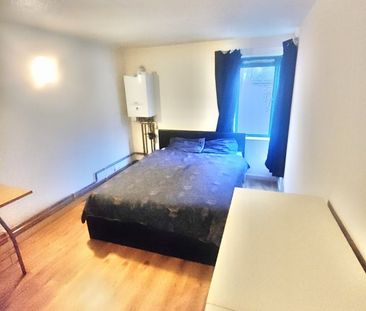 Room in a Shared Flat, Vining St, SW9 - Photo 6