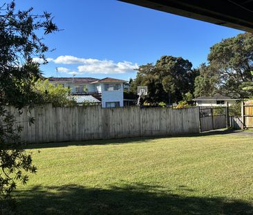 3 Bed House, Double Garage, West Auckland - Photo 3