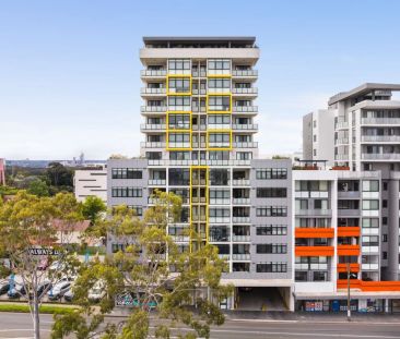 Modern executive apartment in a convenient locale - Photo 6