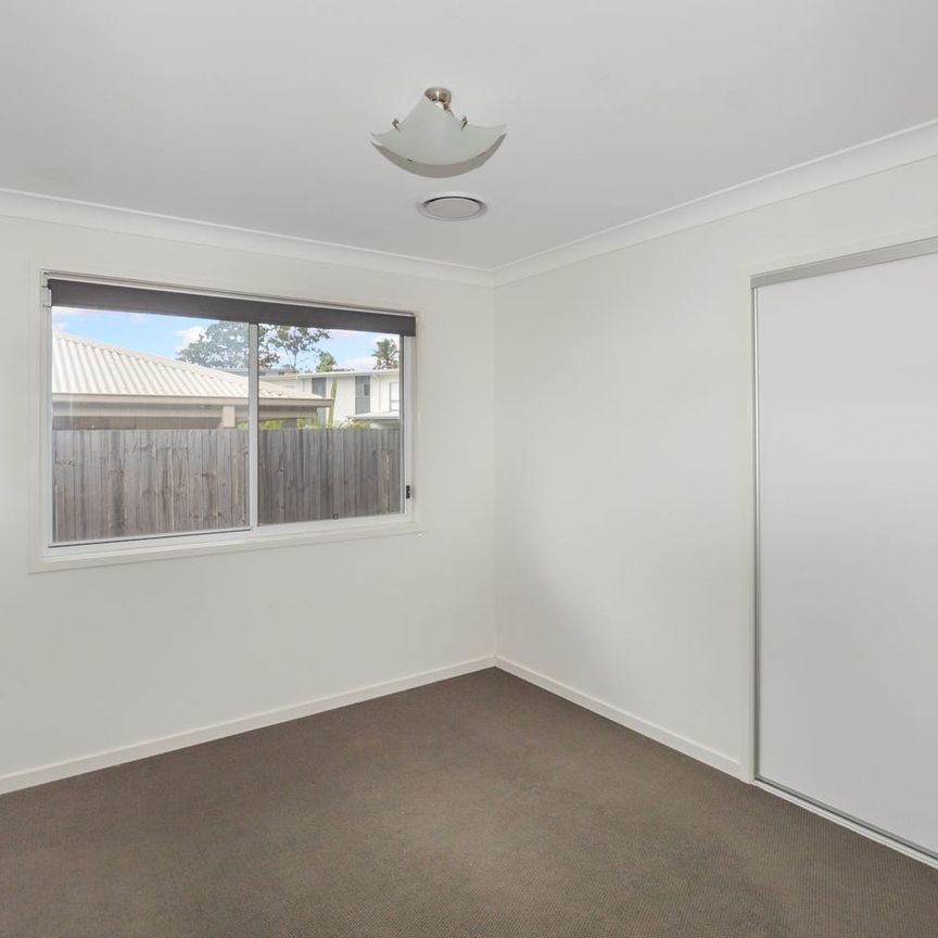 Spacious Family Home with Ducted Air & Entertaining Deck - Photo 1