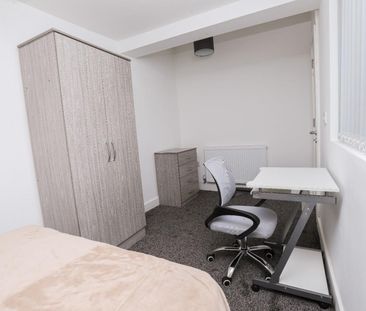 4 bedroom House To Let - Photo 1