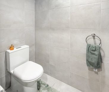 Modern Unit with Storage in Prime Helensvale Location - Photo 5