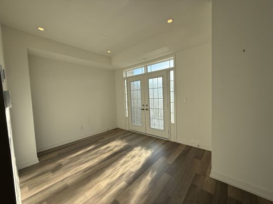 For Lease - 314 Clay Stones Street, Newmarket, Ontario - Photo 1