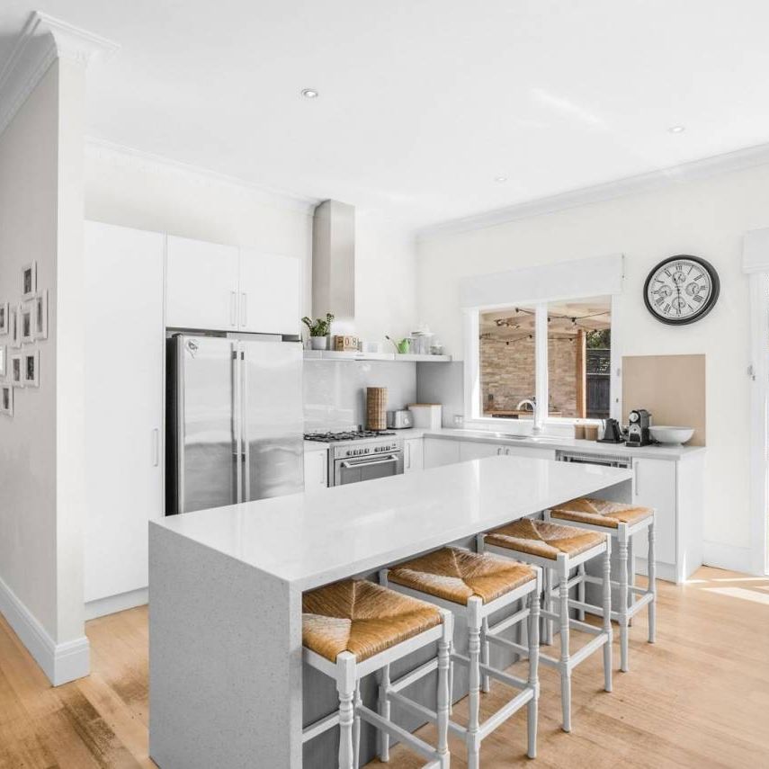 PICTURE PERFECT | FAMILY OASIS | FABULOUS LOCATION - Photo 1