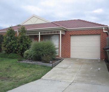 4 FINGLETON CRESCENT, Sunbury, VIC 3429 - Photo 1