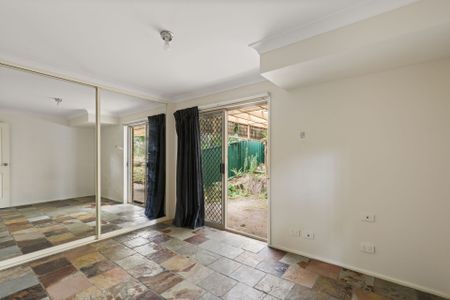 4- Bedroom Family home with lovely views - Photo 4