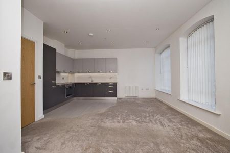 2 bedroom flat to rent - Photo 2