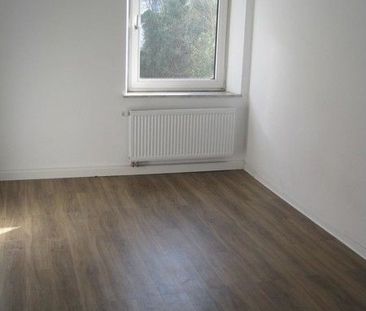 Einziehen und Wohlfühlen! Renovierte 3-Zimmer-Wohnung in Stadtlage! - Photo 1