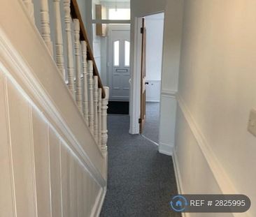 3 bedroom terraced house to rent - Photo 4