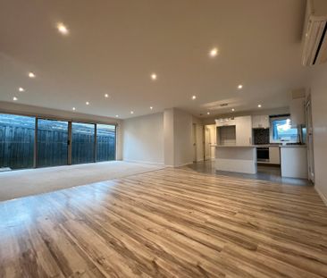 MODERN LIVING IN THE HEART OF MONTROSE - Photo 5