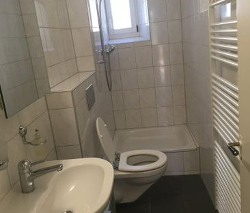 Ihr neues Zuhause mit gemütlichem Sitzplatz in Biel! - Foto 3