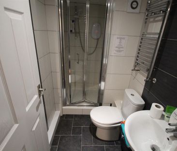 Queens Road, Hyde Park, LS6 1HU, Leeds - Photo 6