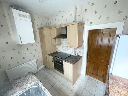 Sunderland Avenue, Ashton-under-Lyne, Greater Manchester, OL6 - Photo 3