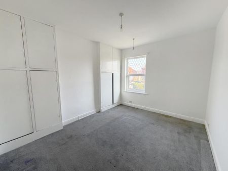 3 bedroom end of terrace house to rent - Photo 3