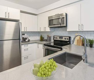 100 Bronte Street S - *SPECIAL PROMOTION: One Month Free Rent! | 10... - Photo 1