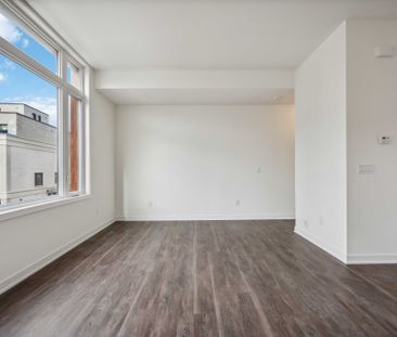 For Lease - 8 David Eyer Road Unit# 1215, Richmond Hill, Ontario - Photo 1