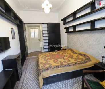 Krásný slunný prostorný byt 2+1 v prvním patře s balkonem v cihlové... - Fotografie 3