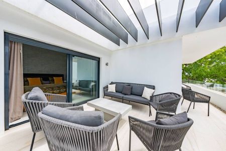 Luxury Villa for rent in San Pedro de Alcántara, Andalusia - Photo 2