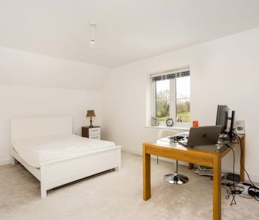 5 bedroom detached house to rent - Photo 4