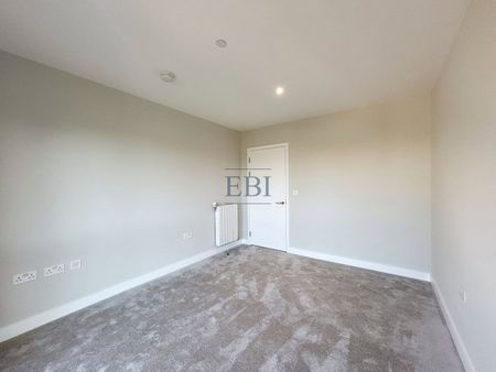 Cairncross House, Kidbrooke Village, SE3 9FY - Photo 2
