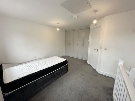 Acacia Terrace, Leeds, Seacroft - Photo 1