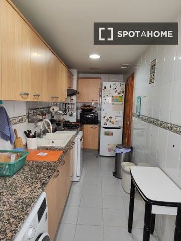 valencia, Valencian Community 46024 - Photo 5