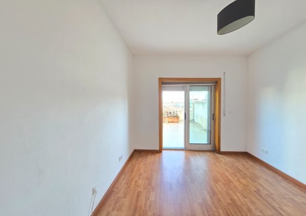 1 bedroom flat with two terraces next to Glicinias!
